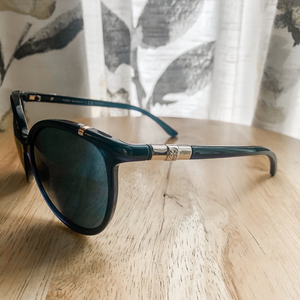 Tory Burch TY9032 Sunglasses